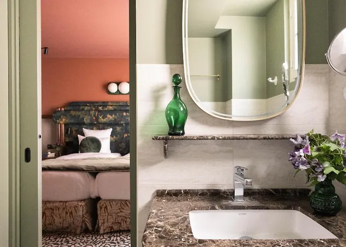 1.75 La Treve Parijs